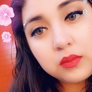 Meet your Posher, Mirella